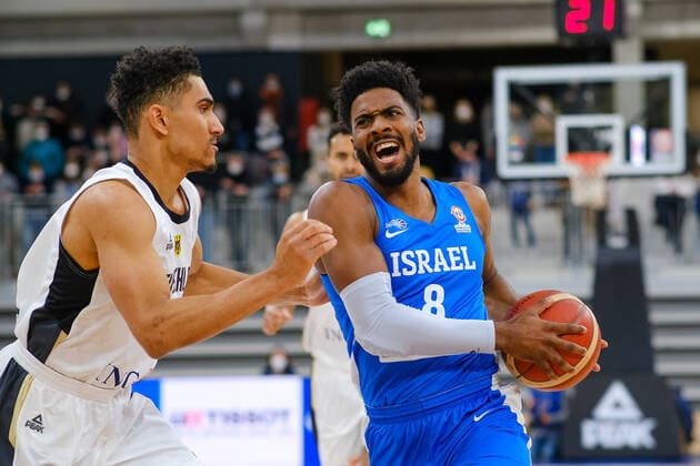 Shawn Dawson Israel, 8 one-on-one with Maodo Lo Germany, 4 GER, Germany vs Israel, Basketball, World Cup Qualifers, 28 02 2022, GER, Germany vs Israel, Basketball, World Cup Qualifiers, 28 02 2022 Heidelberg Copyright: xEibner-Pressefotox EP_EER