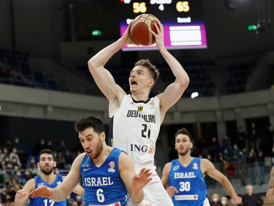 28 02 2022, Germany vs Israel, FIBA Basketball World Cup Qualifiers, Group D, GER, Heidelberg, SNP dome, Picture from the left side , Tamir Blatt Israel and Justus Hollatz Germany Copyright: HMBxMedia xHeikoxBecker