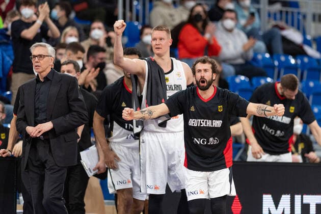 Basketball Heidelberg 28 02 2022 World Cup Qualifiers FIBA Basketball World Cup European Qualifiers Germany GER Israel ISR Cheers Germany Bastian Doreth Germany, No 13 Robin Benzing Germany, No 12 and others