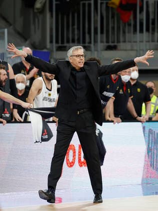 28 02 2022, Germany vs Israel, FIBA Basketball World Cup Qualifiers, Group D, GER, Heidelberg, SNP dome, Picture from the left side , Head Coach Gordon Herbert Germany Copyright: HMBxMedia xHeikoxBecker