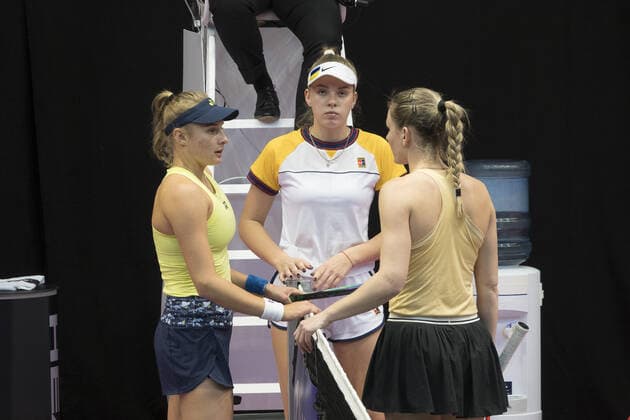 Dayana YASTREMSKA (UKR) Ivanna YASTREMSKA (UKR) Xenia KNOLL (SUI) - Open 6eme sens MÃ tropole de Lyon, Lyon 28 02 2022 TENNIS : Open 6eme Sens Lyon Metropole - Lyon - 28 02 2022 SandrineThesillat Panoramic 