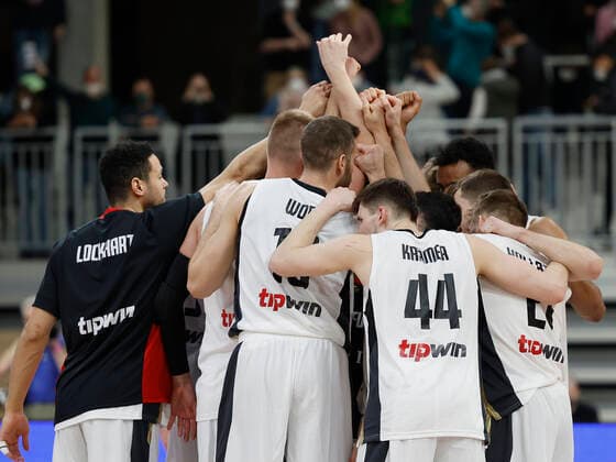 28 02 2022, Germany vs Israel, FIBA Basketball World Cup Qualifiers, Group D, GER, Heidelberg, SNP dome, Picture from the left side , The German team celebrates the victory Copyright: HMBxMedia xHeikoxBecker