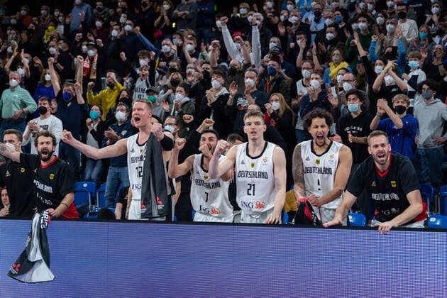 Basketball Heidelberg 28 02 2022 World Cup Qualifiers FIBA Basketball World Cup European Qualifiers Germany GER Israel ISR Cheers Bastian Doreth Germany, No 13 Robin Benzing Germany, No 12 Max Di Leo Germany, No 07 Justus Hollatz Germany, No 21 Michael Kessens Germany, No 09 Jonas Wohlfarth Bottermann Germany, No 18 vlnr