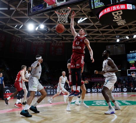 02 03 2022, BBL, FC Bayern Basketball vs Hamburg Towers , Audi Dome, basketball, sports, in the picture Caleb Homesley Hamburg Towers , Leon Radosevic FCB Basketball and Eddy Edigin Hamburg Towers