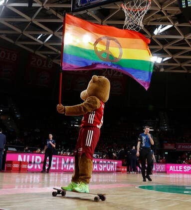 02 03 2022, BBL, FC Bayern Basketball vs Hamburg Towers , Audi Dome, basketball, sports, in the picture Bernie