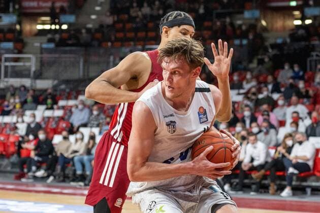 Jason George 12 FC Bayern , Maik Kotsar 11 Hamburg Towers , FC Bayern Basketball vs Hamburg Towers, easyCredit BBL, 02 03 2022 Muenchen Bayern Germany Copyright: xkolbert-press UlrichxGamelx