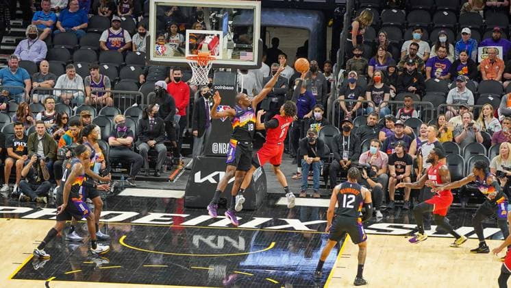 Phoenix, Arizona, March 2nd 2022: Keon Johnson ( 6 Portland Trail Blazers) attemtps to shoot over the defense during the National Basketball Association game between the Portland Trail Blazers and the Phoenix Suns ath Footprint Center in Phoenix, Arizona. Edwin Rodriguez SPP Portland Trailblazers v Phoenix Suns - NBA, Basketball Herren, USA - FootPrint Center 