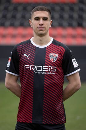 Nikola Stevanovic 15, FCI FC Ingolstadt 04 2 BL, Porträttermin 2021 2022 2 Bundesliga FC Ingolstadt 04 season 2021 2022