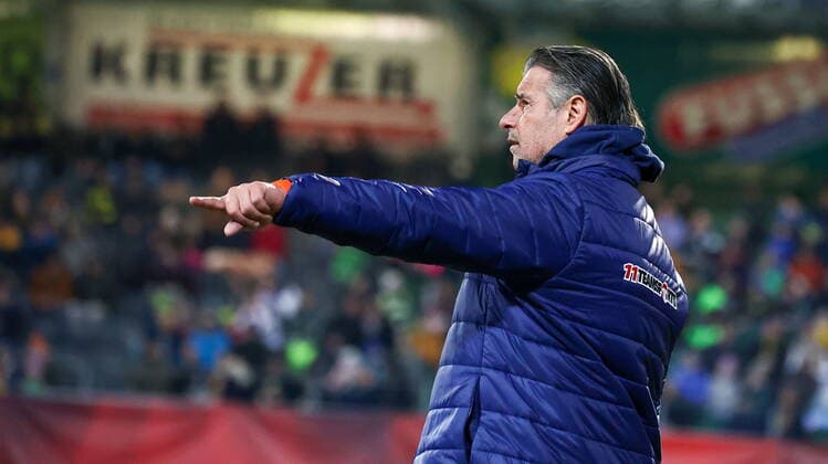 02 03 2022, Josko Arena, Ried im Innkreis, AUT, ÖFB CUP, SV Guntamatic Ried vs TSV Egger Glas Hartberg, semifinal, in picture coach Kurt Russ TSV Egger Glas Hartberg during the ÖFB Cup, semifinal match between SV Guntamatic Ried and TSV Egger Glas Hartberg at the Josko Arena in Ried im Innkreis, Austria on 2022 03 02 Expa Ried im Innkreis  EP_rha