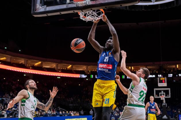 Basketball Berlin 03 03 2022 Season 2021 2022 Euroleague Regular Season Alba Berlin Zalgiris Kaunas Christ Koumadje Alba Berlin, No 21 Edgaras Ulanovas Kaunas, No 92