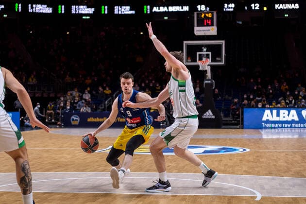 Basketball Berlin 03 03 2022 2021 2022 Euroleague Regular Season Alba Berlin Zalgiris Kaunas Jonas Mattisseck Alba Berlin, No 09 Tyler Cavanaugh Kaunas, No 34