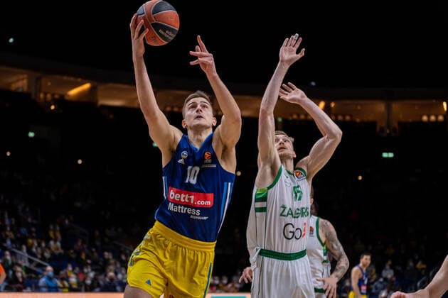 Basketball Berlin 03 03 2022 Season 2021 2022 Euroleague Regular Season Alba Berlin Zalgiris Kaunas Tim Schneider Alba Berlin, No 10 Niels Giffey Kaunas, No 55