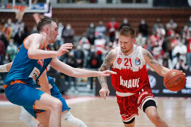 04 03 2022, s Oliver Wuerzburg vs ratiopharm Ulm, easyCredit BBL, 23 matchday, GER, Wuerzburg, tectake Arena, In picture from left Philipp Herkenhoff ratiopharm ulm vs Aigars Skele s Oliver Wuerzburg Copyright: HMBxMedia xJulienxBecker