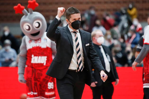 04 03 2022, s Oliver Wuerzburg vs ratiopharm Ulm, easyCredit BBL, 23 matchday, GER, Wuerzburg, tectake Arena, In picture jubilation after the victory by Head Coach Jaka Lakovic ratiopharm ulm Copyright: HMBxMedia xJulienxBecker