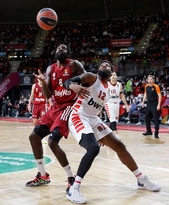 04 03 2022, Euroleague, FC Bayern Basketball vs Olympiacos Pireaus , Audi Dome, basketball, sports, in the picture Othello Hunter FCB Basketball vs Hassan Martin Olympiacos Piraeus