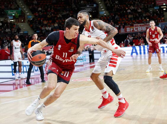 04 03 2022, Euroleague, FC Bayern Basketball vs Olympiacos Pireaus , Audi Dome, basketball, sports, in the picture Vladimir Lucic FCB Basketball vs Tyler Dorsey Olympiacos Piraeus