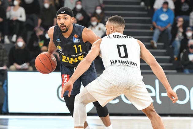 Basketball I men I season 2021 2022 I BBL I 23 matchday I Hamburg Towers EWE Baskets Oldenburg I 05 03 2022 Phil Pressey 11, EWE Baskets Oldenburg vs Jaylon Brown 0, Hamburg Towers Hamburg edel optics de Arena Hamburg Germany Copyright: xLobeca AndreasxHannigx