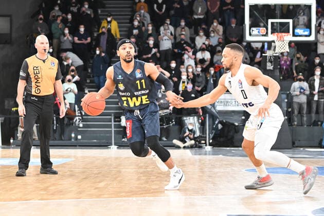 Basketball I men I season 2021 2022 I BBL I 23 matchday I Hamburg Towers EWE Baskets Oldenburg I 05 03 2022 Phil Pressey 11, EWE Baskets Oldenburg vs Jaylon Brown 0, Hamburg Towers Hamburg edel optics de Arena Hamburg Germany Copyright: xLobeca AndreasxHannigx