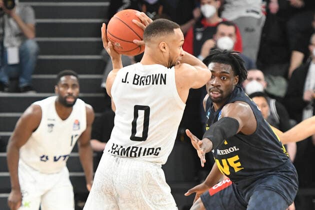 Basketball I Men I Season 2021 2022 I BBL I 23 Matchday I Hamburg Towers EWE Baskets Oldenburg I 05 03 2022 Jaylon Brown 0, Hamburg Towers vs Tai Odiase 21, EWE Baskets Oldenburg Hamburg edel optics de Arena Hamburg Germany Copyright: xLobeca AndreasxHannigx