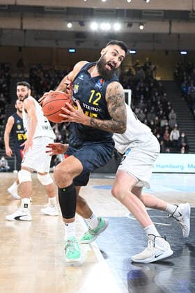 Basketball I Men I Season 2021 2022 I BBL I 23 Matchday I Hamburg Towers EWE Baskets Oldenburg I 05 03 2022 Martin Breunig 12, EWE Baskets Oldenburg vs Seth Hinrichs 12, Hamburg Towers Hamburg edel optics de Arena Hamburg Germany Copyright: xLobeca AndreasxHannigx