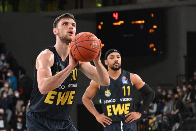 Basketball I Men I Season 2021 2022 I BBL I 23 Matchday I Hamburg Towers EWE Baskets Oldenburg I 05 03 2022 Michal Michalak 20, EWE Baskets Oldenburg at free throw Hamburg edel optics de Arena Hamburg Germany Copyright: xLobeca AndreasxHannigx