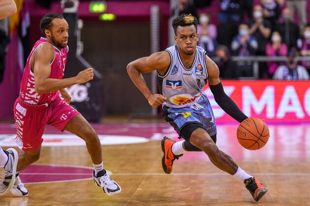 easyCredit BBL, Telekom Baskets Bonn vs HAKRO Merlins Crailsheim, 05 03 2022 T J Shorts HAKRO Merlins Crailsheim, 0 , Parker Jackson Cartwright Telekom Baskets Bonn, 33 , easyCredit BBL, Telekom Baskets Bonn vs HAKRO Merlins Crailsheim on 05 03 2022 at Telekom Dome Bonn, Bonn North Rhine Westphalia. Copyright: xBEAUTIFULxSPORTS Mueller-Laschetx