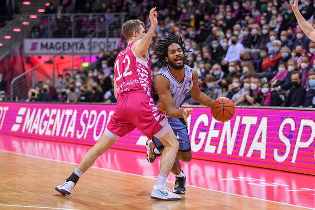 easyCredit BBL, Telekom Baskets Bonn vs HAKRO Merlins Crailsheim, 05 03 2022 Terrell Harris HAKRO Merlins Crailsheim, 8 , Skyler Bowlin Telekom Baskets Bonn, 12 , easyCredit BBL, Telekom Baskets Bonn vs HAKRO Merlins Crailsheim on 05 03 2022 at Telekom Dome Bonn, Bonn Nordrhein Westfalen Copyright: xBEAUTIFULxSPORTS Mueller-Laschetx