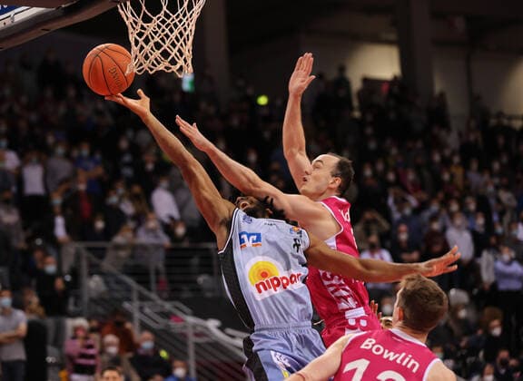 Bonn, Germany 05 03 2022, Telekom Dome, Basketball Bundesliga, 23 Matchday, BBL, Telekom Baskets Bonn vs Hakro Merlins Crailsheim, Terrell Harris Crailsheim , Karsten Tadda Bonn