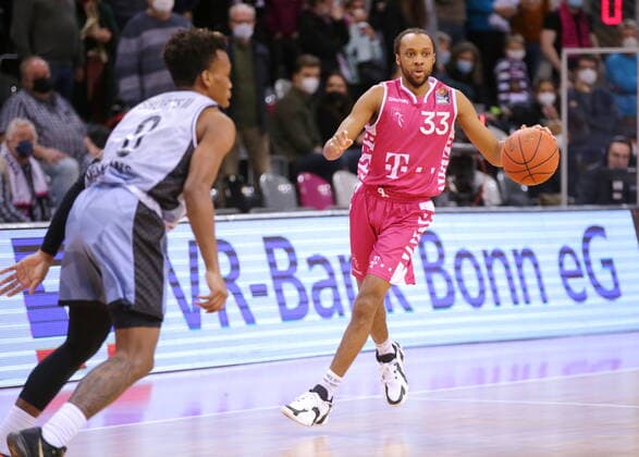 Parker Jackson Cartwright Telekom Baskets Bonn vs T J Shorts HAKRO Merlins Crailsheim easyCredit BBL 1 Bundesliga , 2021 2022 season , main round 23 matchday