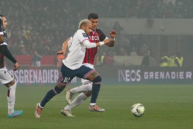 Neymar Jr (PSG) - Flavius Daniluc (OGC Nice) FOOTBALL : OGC Nice vs PSG - Ligue 1 Uber Eats - Nice - 05 03 2022 NorbertScanella Panoramic 