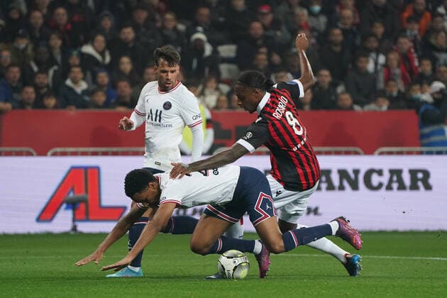Abdou Diallo (PSG) - Pablo Rosario (OGC Nice) FOOTBALL : OGC Nice vs PSG - Ligue 1 Uber Eats - Nice - 05 03 2022 NorbertScanella Panoramic 