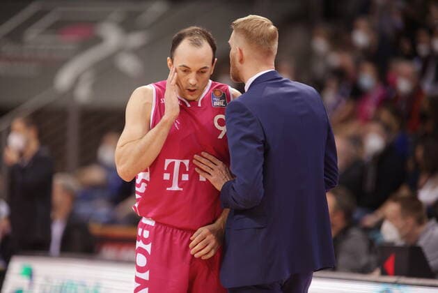 Coach Tuomas Iisalo, Karsten Tadda Telekom Baskets Bonn vs HAKRO Merlins Crailsheim easyCredit BBL 1 Bundesliga , 2021 2022 season , main round 23 matchday