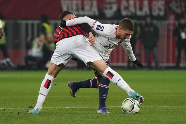 Fußball, OGC Nizza - Paris St. Germain Marco Verratti (PSG) - Amine Gouiri (OGC Nice) FOOTBALL : OGC Nice vs PSG - Ligue 1 Uber Eats - Nice - 05 03 2022 NorbertScanella Panoramic 