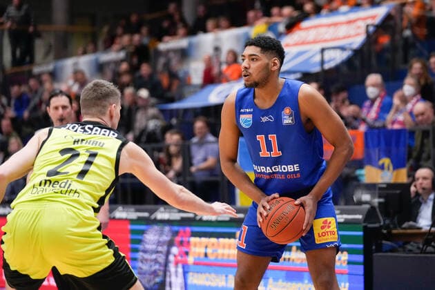 Janari Joesaar Bayreuth, 21 , Kostja Mushidi MBC, 11 , Syntainics MBC vs Medi Bayreuth, Basketball Bundesliga, Men, 2021 2022, 23 Match Day, 05 03 2022, Syntainics MBC vs Medi Bayreuth, Basketball Bundesliga, Men, 2021 2022, 23 Match Day, 05 03 2022, Weissenfels. Copyright: xEibner-Pressefoto EckehardxSchulzx ep_eer