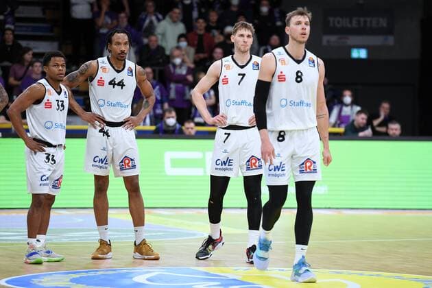 Eric Washington Niners Chemnitz , Darion Atkins, Jonas Richter and Jan Niklas Wimberg L R , Basketball, Bundesliga, BBL, BG Goettingen Niners Chemnitz , 06 03 2022, BG Goettingen Niners Chemnitz , Basketball, Bundesliga, GER, BBL, 06 03 2022 Goettingen Copyright: xEibner-Pressefotox-xRolandxSippelx