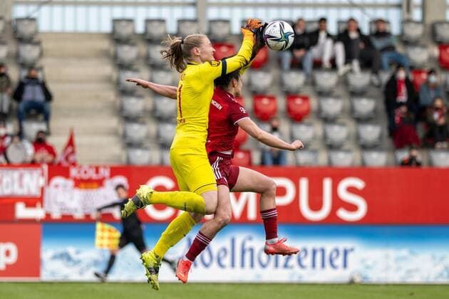 Manon Klett 1 1 FC Koeln , Jovana Damnjanovic 9 FC Bayern Frauen , FC Bayern Frauen Muenchen vs 1 FC Koeln, Flyeralarm Frauen Bundesliga, 06 03 22 DFB regulations prohibit any use of photographs as image sequences and or quasi video kolbert press Muenchen Bayern Germany Copyright: xkolbert-press UlrichxGamelx
