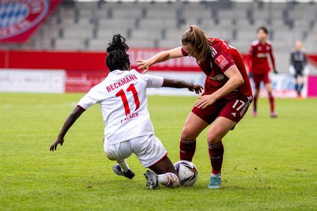 Eunice Beckmann 11 1 FC Koeln , Klara Buehl 17 FC Bayern Frauen , FC Bayern Frauen Muenchen vs 1 FC Koeln, Flyeralarm Frauen Bundesliga, 06 03 22 DFB regulations prohibit any use of photographs as image sequences and or quasi video kolbert press Muenchen Bayern Germany Copyright: xkolbert-press UlrichxGamelx