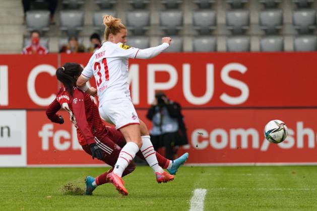 Munich, Germany, Mar 6th 2022: Viviane Asseyi (18 FC Bayern Munich) and Rachel Rinast (31 1. FC Cologne) during the Flyeralarm Frauen Bundesliga match between FC Bayern Munich and 1. FC Cologne at FC Bayern Campus, Munich. Sven Beyrich SPP FC Bayern Munich v 1. FC Cologne - Flyeralarm Frauenbundesliga - FC Bayern Campus 