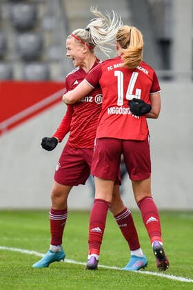 v li Hanna Glas FC Bayern München, FCB, 5 Glodis Viggosdottir FC Bayern München, FCB, 14 with goal cheer, jubilation, goal celebration, celebrate the goal, goal, celebration, jubilation about the goal to 3 0 durh Hanna Glas FC Bayern München, FCB, 5 , optimistic, action, action, 06 03 2022, Munich Germany , football, Flyeralarm Frauen Bundesliga, FC Bayern München 1 FC Köln, DFB DFL REGULATES PROHIBIT ANY USE OF PHOTOGRAPHS AS IMAGE SEQUENCES AND OR QUASI VIDEO xslx