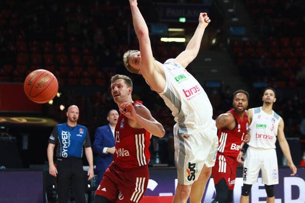 13 Andreas Obst FCBB vs 4 Omar Prewitt Brose Bamberg Basketball BBL FC Bayern Muenchen Brose Bamberg Audi Dome 06 03 2022 PHOTO Mladen Lackovic LakoPress