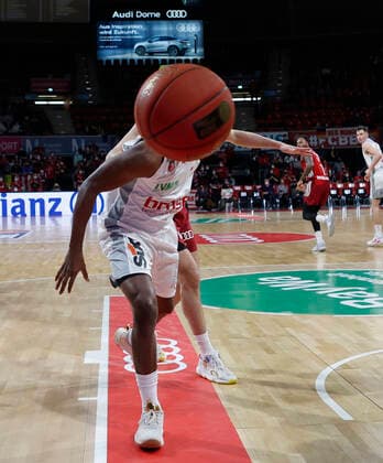 06 03 2022, BBL, FC Bayern Muenchen vs Brose Bamberg, Audi Dome Muenchen, basketball, sports, in picture Shannon Scott Brose Bamberg