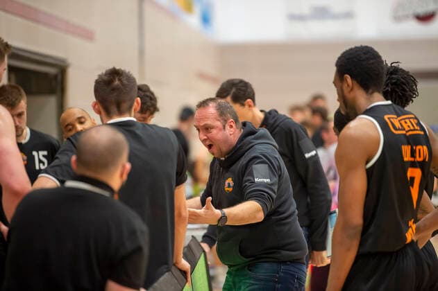 Alen Velcic coach Wiha Panthers Schwenningen on Fire in a timeout on the rail GER, Basketball, Barmer 2 Bundesliga Pro A, Matchday 28, Ehingen Urspring vs WiHa Panthers Villingen Schwenningen, 06 03 2022, GER, Basketball, Barmer 2 Bundesliga Pro A, Matchday 28, Ehingen Urspring vs WiHa Panthers Villingen Schwenningen, 06 03 2022 Ehingen Copyright: xEibner-Pressefotox EP_FWF