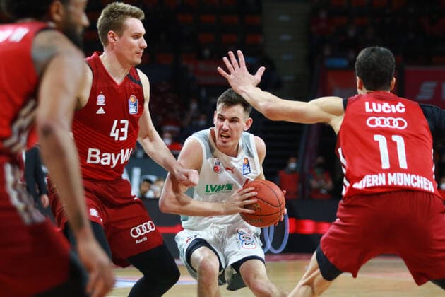 11 Vladimir Lucic, 43 Leon Radosevic FCBB vs. 4 Omar Prewitt Brose Bamberg Basketball BBL FC Bayern Muenchen Brose Bamberg Audi Dome 06 03 2022 PHOTO Mladen Lackovic LakoPress