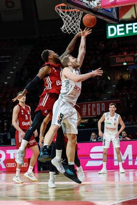 right Christian Sengfelder Brose Bamberg, 43 left Deshaun Thomas Bayern Munich, 01 FC Bayern Munich Brose Bamberg easyCredit BBL Basketball Saison 2021 22 Spieltag 23, 06 03 2022 Audi Dome : DanielxLöb