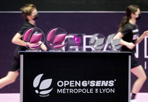 Les trophÃ es de la finale double du tournoi de Lyon TENNIS : Open 6eme sens Metropole de Lyon - 06 03 2022 SandrineThesillat Panoramic 