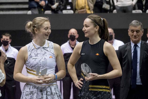 Alicia BARNETTE (GBR) et Olivia NICHOLLS (GBR) finaliste du double du tournoi de Lyon TENNIS : Open 6eme sens Metropole de Lyon - 06 03 2022 SandrineThesillat Panoramic 
