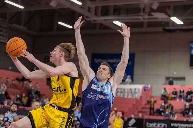 Timo Lanmüller Tigers Tuebingen, 07 Robert Oehle Eisbaeren Bremerhaven, 31 Tigers Tuebingen vs Eisbaeren Bremerhaven, 2 Basketball Bundesliga, Pro A, Barmer 2 Basketball, 28 Spieltag , Spielzeit 2021 2022, 06 03 2022 Tigers Tuebingen vs Eisbaeren Bremerhaven, 2 Basketball Bundesliga, Pro A, Barmer 2 Basketball, 28 Spieltag , Spielzeit 2021 2022, 06 03 2022 Tuebingen Copyright: xNinaxSanderx xEibnerxPressefotox EP_NSR