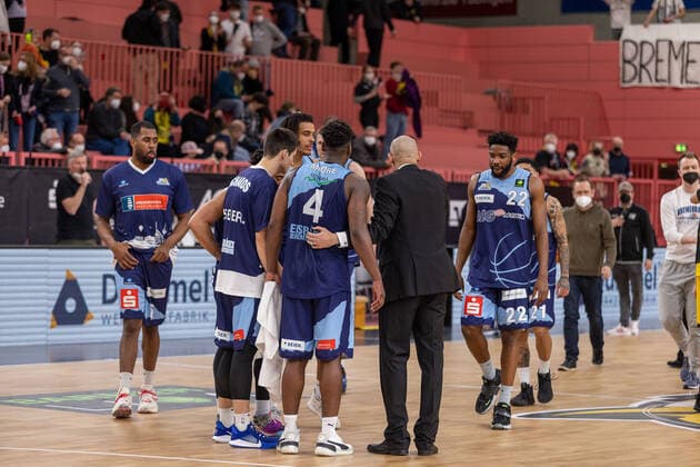 The Eisbaeren Bremerhaven lose the game against the Tigers Tuebingen Tigers Tuebingen vs Eisbaeren Bremerhaven, 2 Basketball Bundesliga, Pro A, Barmer 2 Basketball, 28 Spieltag , Spielzeit 2021 2022, 06 03 2022 Tigers Tuebingen vs Eisbaeren Bremerhaven, 2 Basketball Bundesliga, Pro A, Barmer 2 Basketball, 28 Spieltag , Spielzeit 2021 2022, 06 03 2022 Tuebingen Copyright: xNinaxSanderx xEibnerxPressefotox EP_NSR