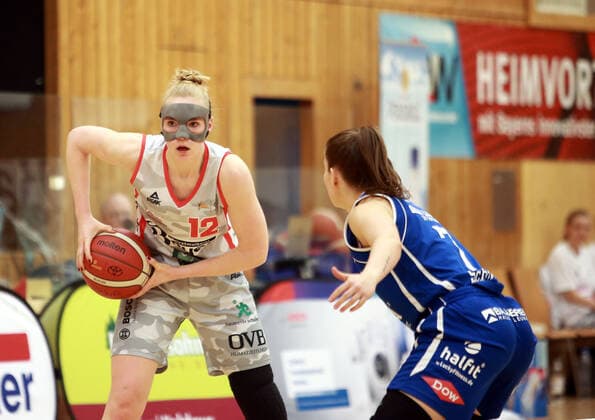 left Laura HEBECKER Wasserburg , Da Basketball,1 Bundesliga 2021 22, , 06 03 22, TSV Wasserburg vs Gisa LIONS SV Halle, Wasserburg, Badria Sportzentrum Copyright: WolfgangxFehrmann