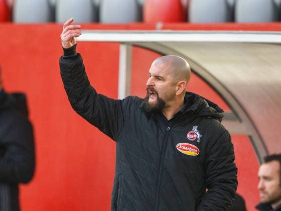 Stunned Cologne coach Sascha GLASS womens soccer, FC Bayern Koeln, on 6 03 2022 womens soccer Bundesliga, FC Bayern Munich 1 FC Cologne 6 0, season 2021 2022, in Munich, F C B A Y E R N C A M P U S, Germany Source Copyright Credit Oryk HAIST xx